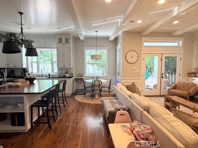 12212 Cantura Street, Studio City, CA 91604