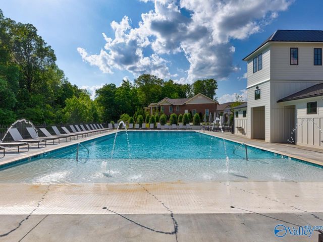 8 Angell Street NW, Huntsville, AL 35806