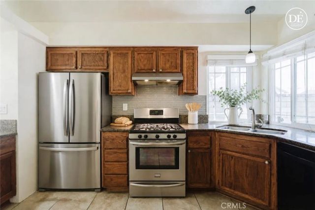 11458 Gold Hill Avenue, Fontana, CA 92337