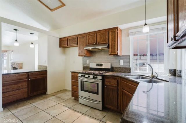 11458 Gold Hill Avenue, Fontana, CA 92337