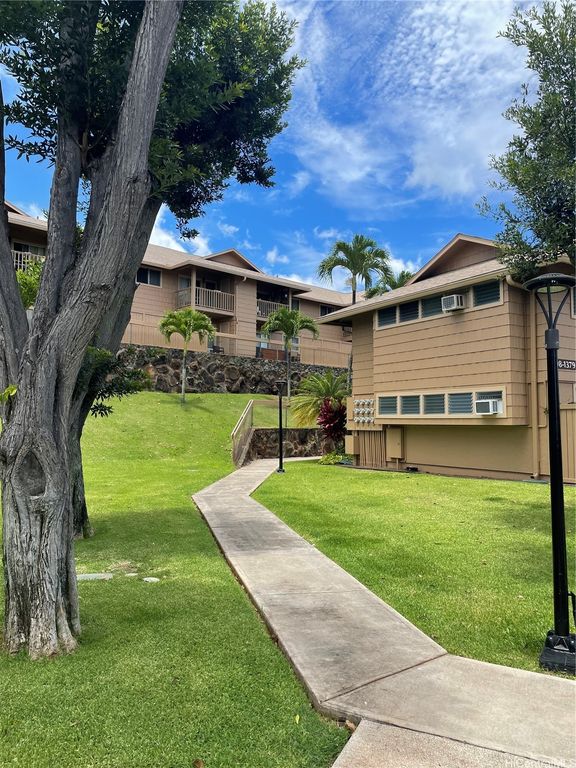 98-1379 Koaheahe Place 33, Pearl City, HI 96782