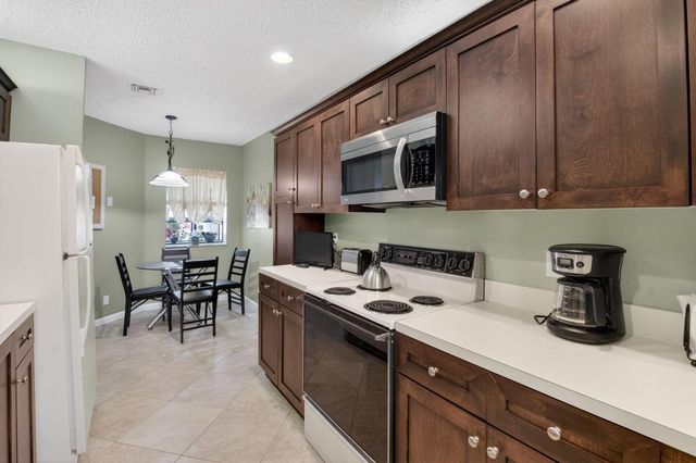 5374 Venetia Court B, Boynton Beach, FL 33437