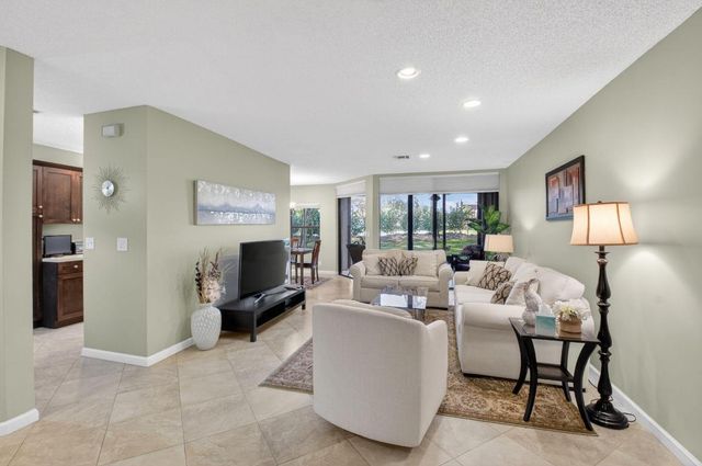 5374 Venetia Court B, Boynton Beach, FL 33437