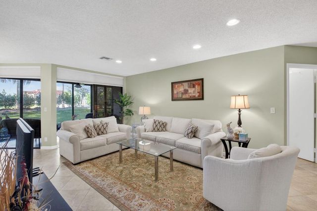 5374 Venetia Court B, Boynton Beach, FL 33437