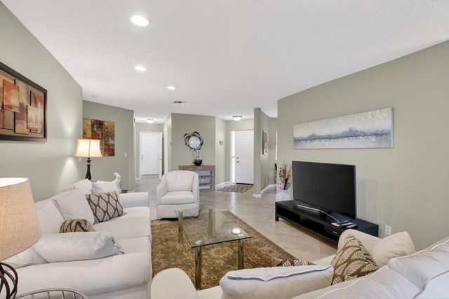 5374 Venetia Court B, Boynton Beach, FL 33437