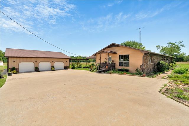 11023 Illinois Chapel Road, Prairie Grove, AR 72753
