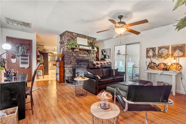 11023 Illinois Chapel Road, Prairie Grove, AR 72753