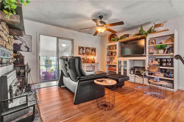 11023 Illinois Chapel Road, Prairie Grove, AR 72753