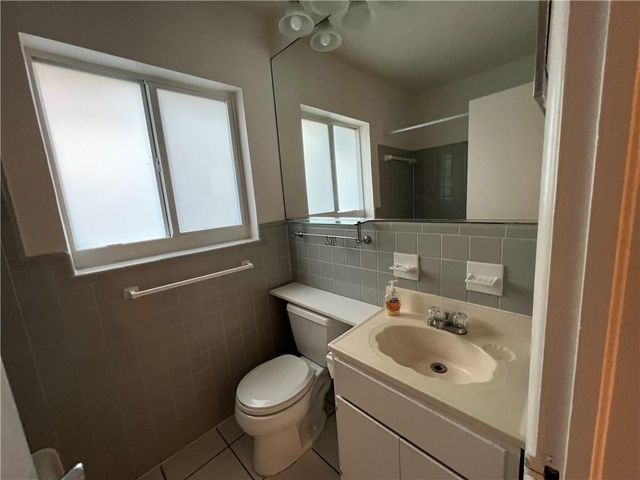 1401 Bayview Drive, Fort Lauderdale, FL 33304