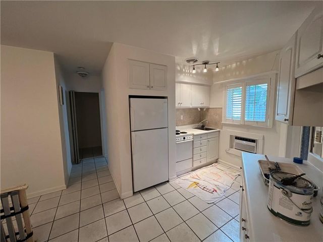 1401 Bayview Drive, Fort Lauderdale, FL 33304