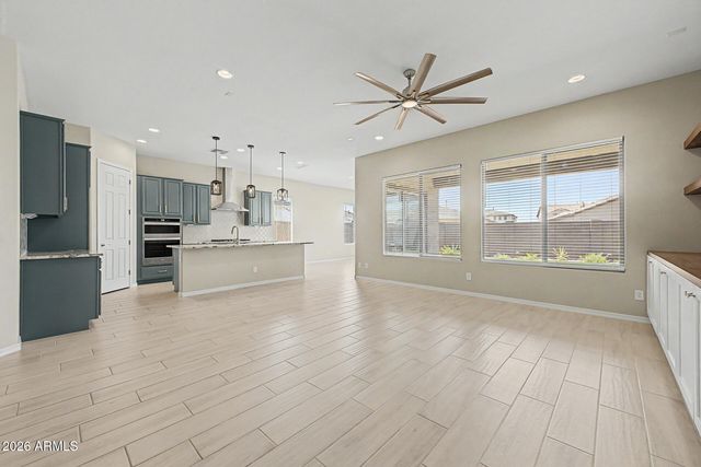 16699 W SAGUARO PARK Lane, Surprise, AZ 85387