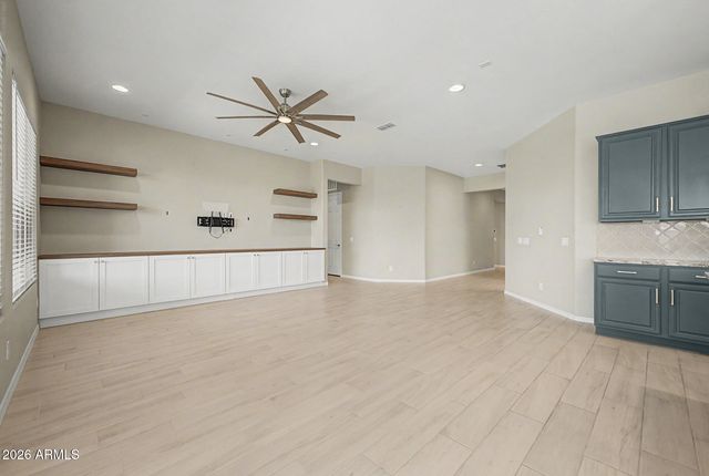 16699 W SAGUARO PARK Lane, Surprise, AZ 85387
