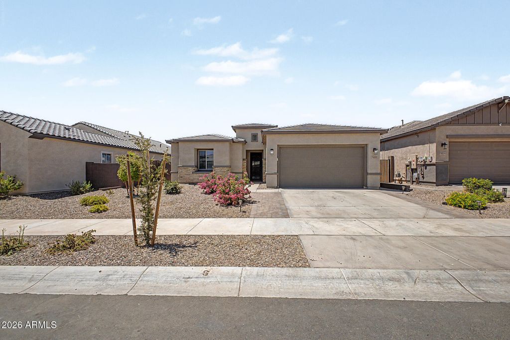 16699 W SAGUARO PARK Lane, Surprise, AZ 85387