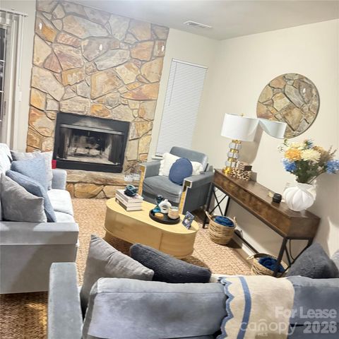 6332 Windsor Gate Lane, Charlotte, NC 28215