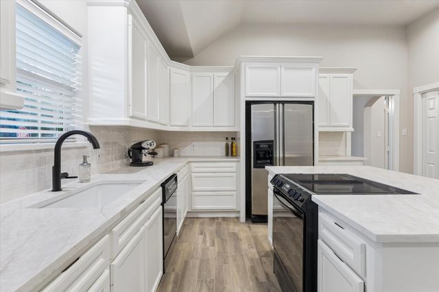8802 Robindell Drive, Houston, TX 77074