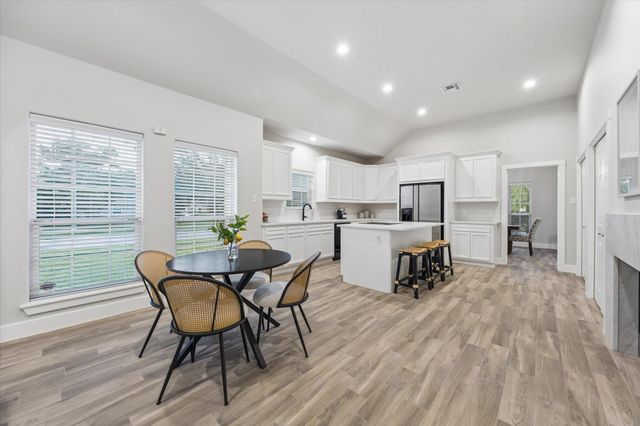 8802 Robindell Drive, Houston, TX 77074