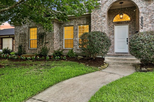 8802 Robindell Drive, Houston, TX 77074