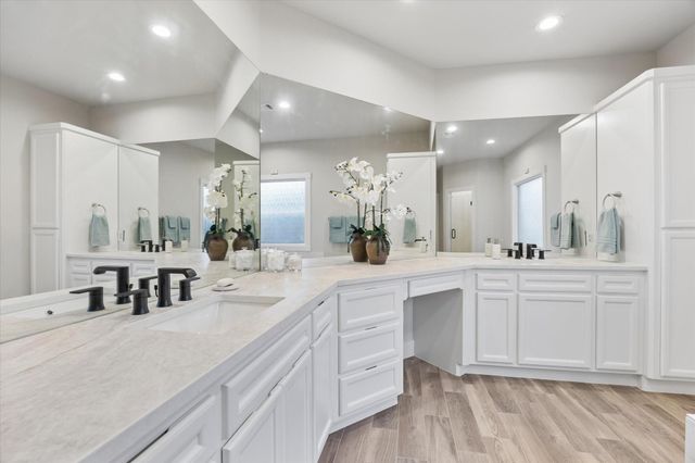 8802 Robindell Drive, Houston, TX 77074
