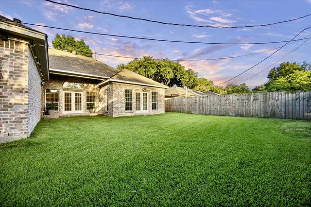 8802 Robindell Drive, Houston, TX 77074