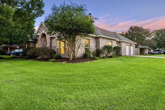 8802 Robindell Drive, Houston, TX 77074