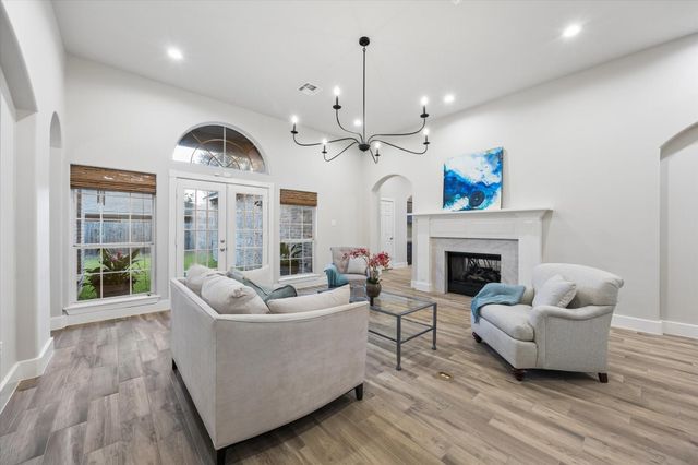 8802 Robindell Drive, Houston, TX 77074