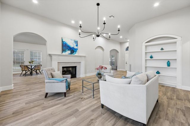 8802 Robindell Drive, Houston, TX 77074