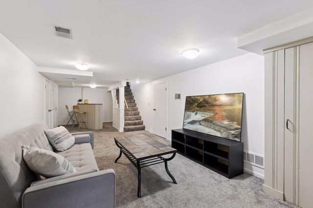 6619 W 16th Street, Saint Louis Park, MN 55426