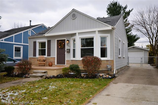 421 W Kalama Avenue S, Madison Heights, MI 48071