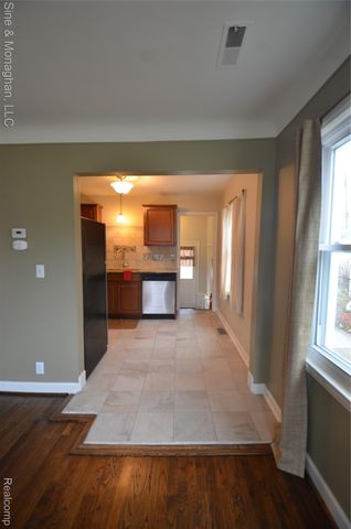 421 W Kalama Avenue S, Madison Heights, MI 48071