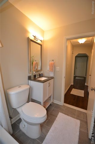 421 W Kalama Avenue S, Madison Heights, MI 48071