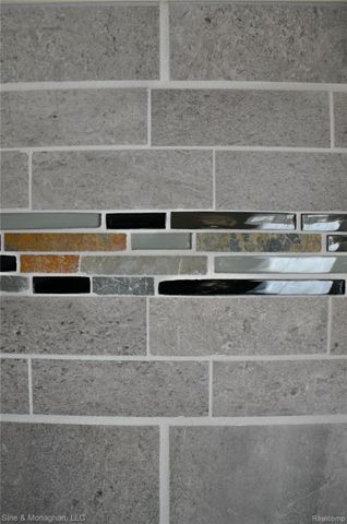 421 W Kalama Avenue S, Madison Heights, MI 48071