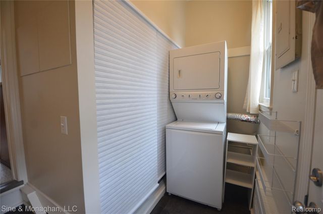 421 W Kalama Avenue S, Madison Heights, MI 48071