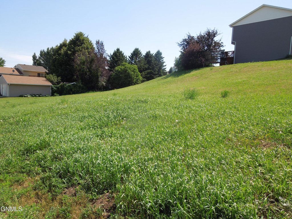 1901 Bruley Road NW, Mandan, ND 58554 photo 3