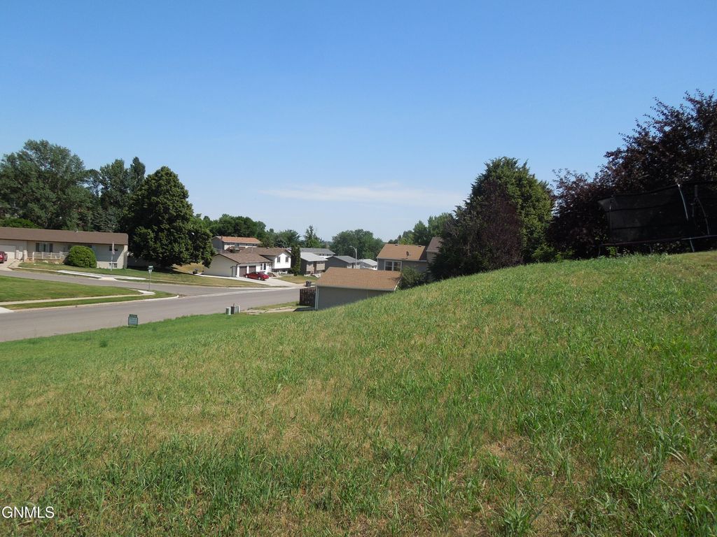 1901 Bruley Road NW, Mandan, ND 58554 photo 5