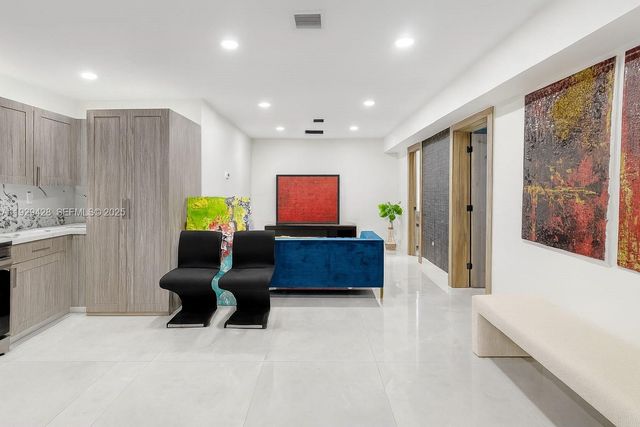 926 NW 59th St 1, Miami, FL 33127