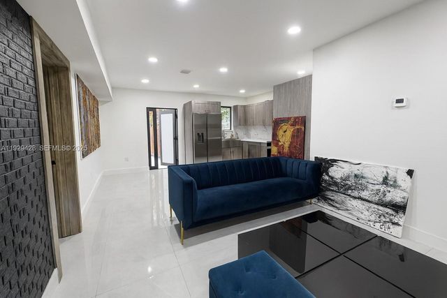 926 NW 59th St 1, Miami, FL 33127