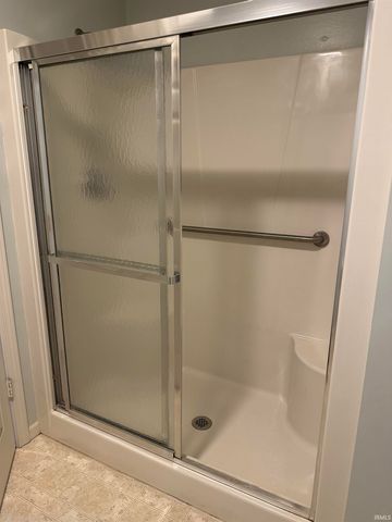 802 Walnut Ridge East, Logansport, IN 46947