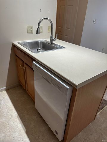 802 Walnut Ridge East, Logansport, IN 46947