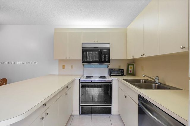 713 NW 99th Cir, Plantation, FL 33324