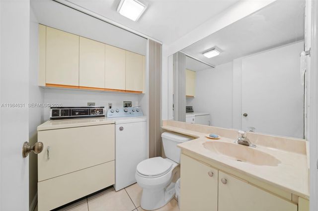 713 NW 99th Cir, Plantation, FL 33324