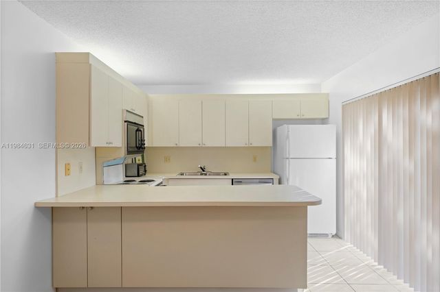 713 NW 99th Cir, Plantation, FL 33324