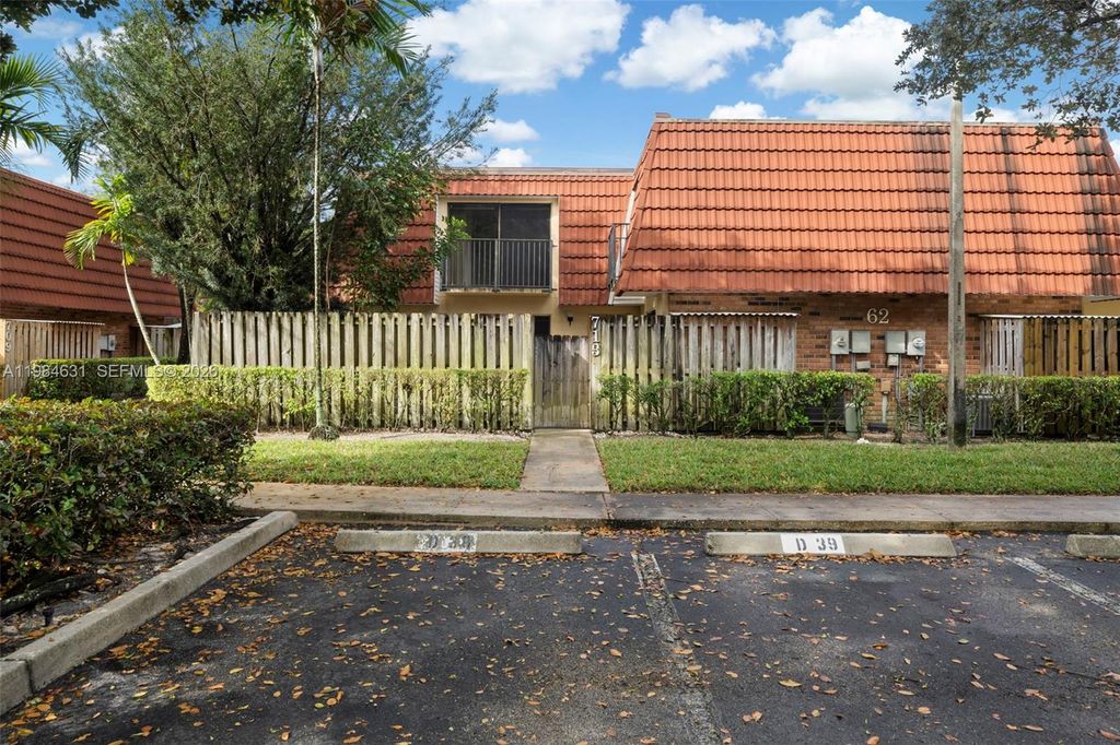 713 NW 99th Cir, Plantation, FL 33324