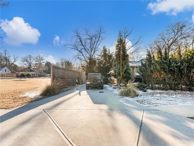 127 N Center Street, Winder, GA 30680