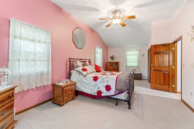 224 Perryville Rd, Rehoboth, MA 02769