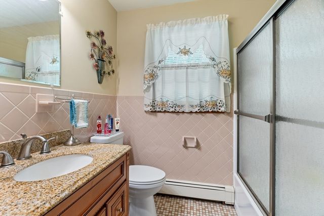 224 Perryville Rd, Rehoboth, MA 02769