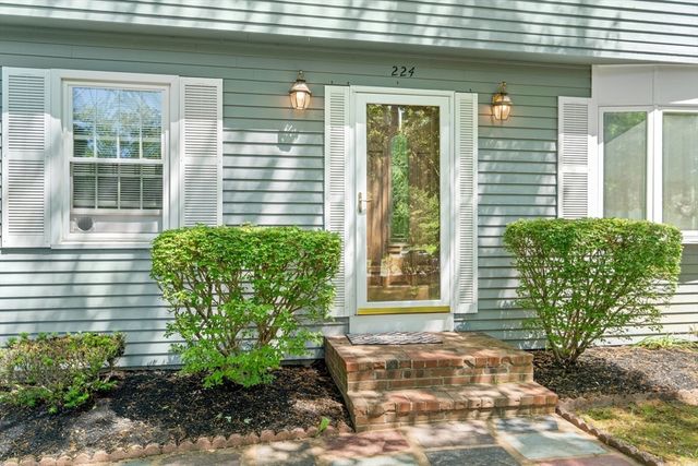224 Perryville Rd, Rehoboth, MA 02769