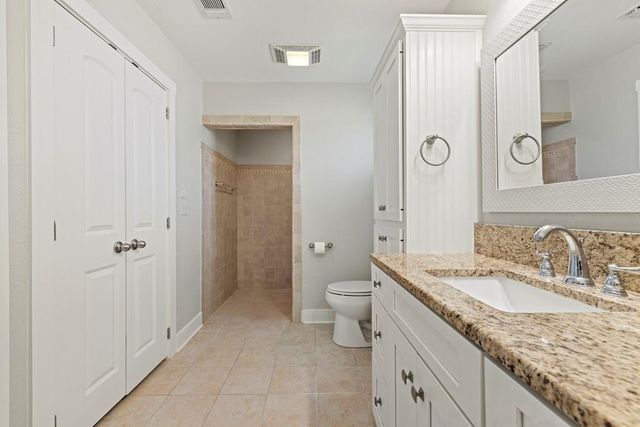 204 Morning Glory DR, Fredericksburg, TX 78624