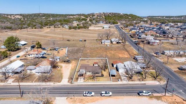 204 Morning Glory DR, Fredericksburg, TX 78624