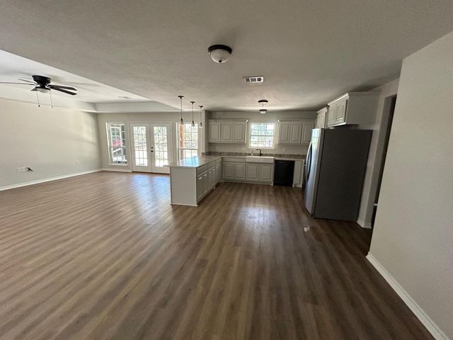 10008 Highway 321, Dayton, TX 77535