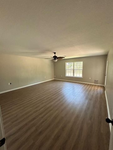 10008 Highway 321, Dayton, TX 77535